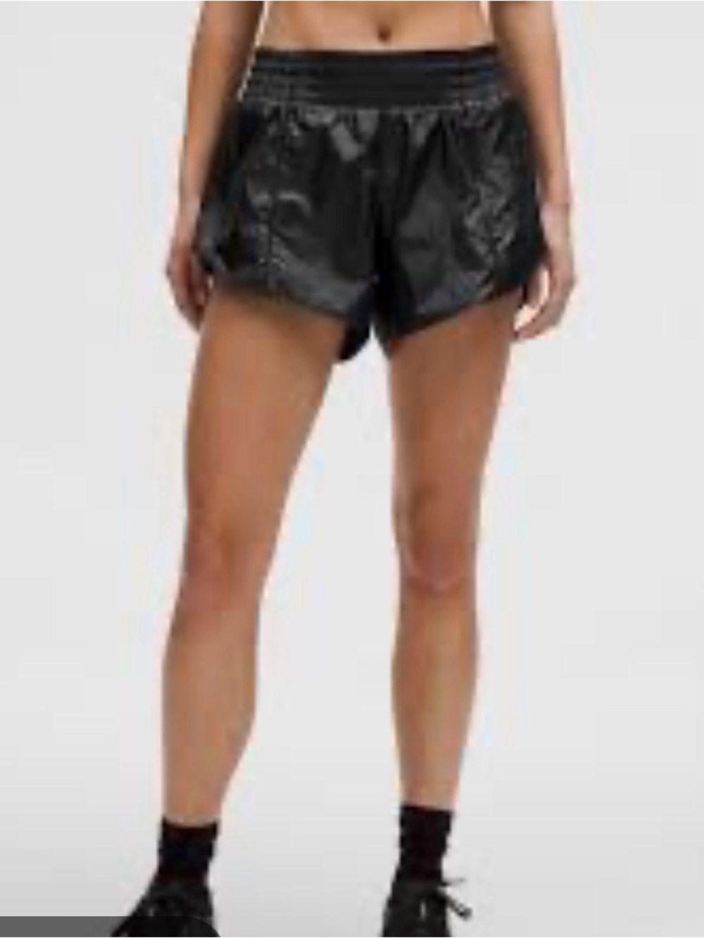 Lululemon NWT Hotty Hot High-Rise shorts size 4 BLACK MATTE